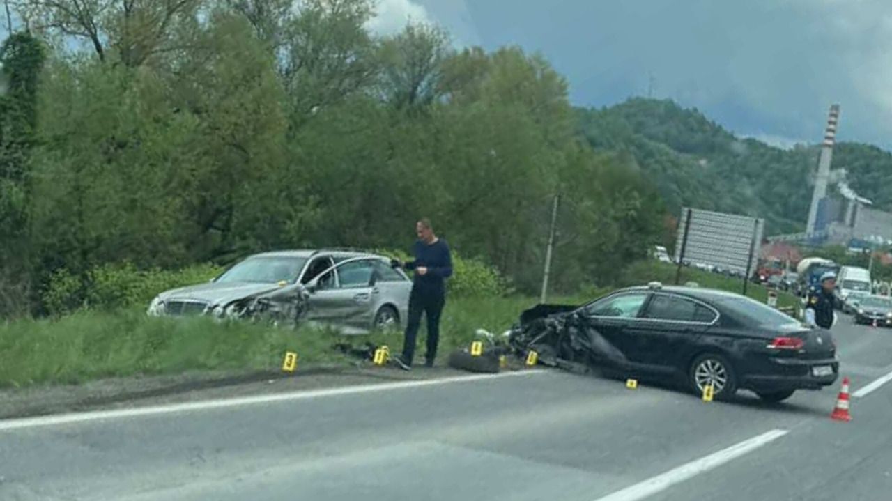 Zepce sudar slubenog passata i mercedesa 1png