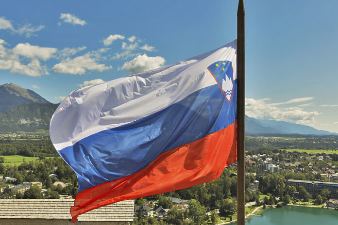 Slovenija zastava