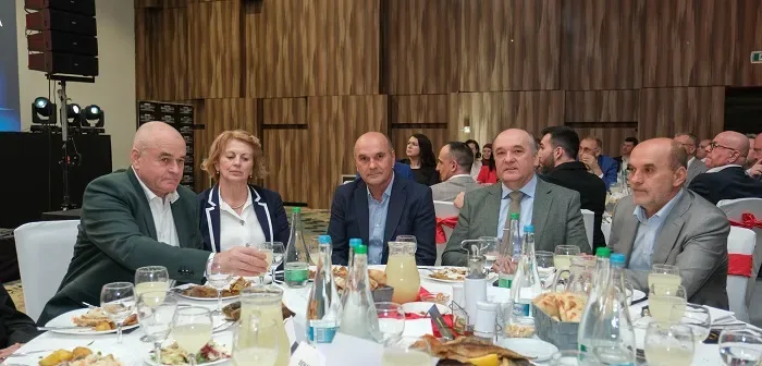 Braca ahmetlic Porodica Ahmetlic