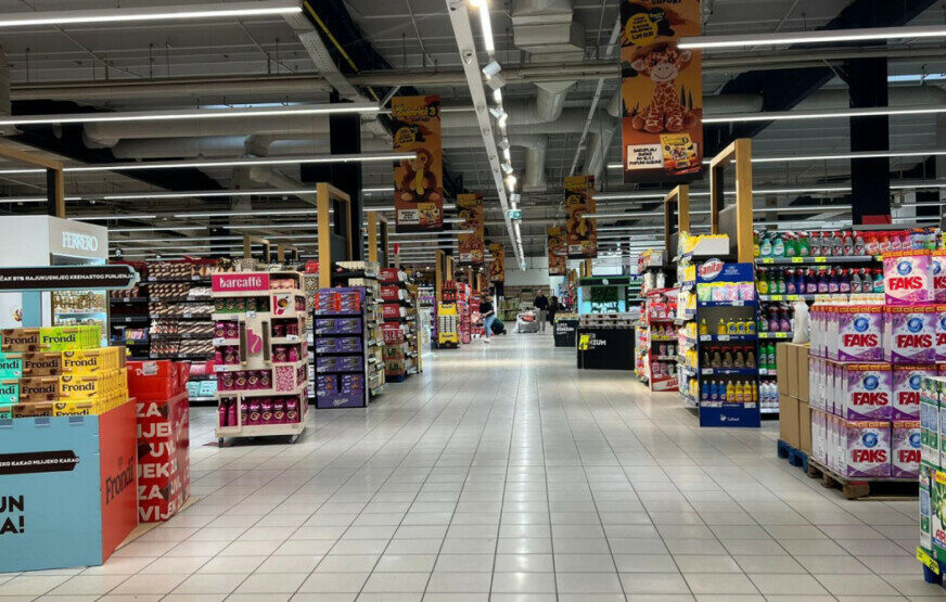 Market 872x555
