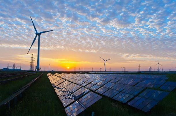 Solarna elektrana vjetro prak Foto: Pixabay