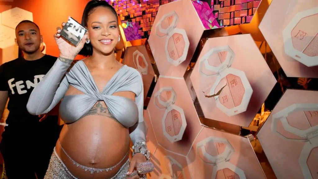 Rihanna 1713435300