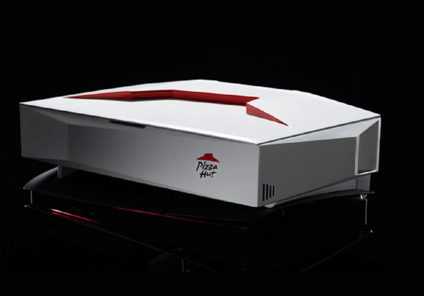 Playstation 5 pizza 872x609