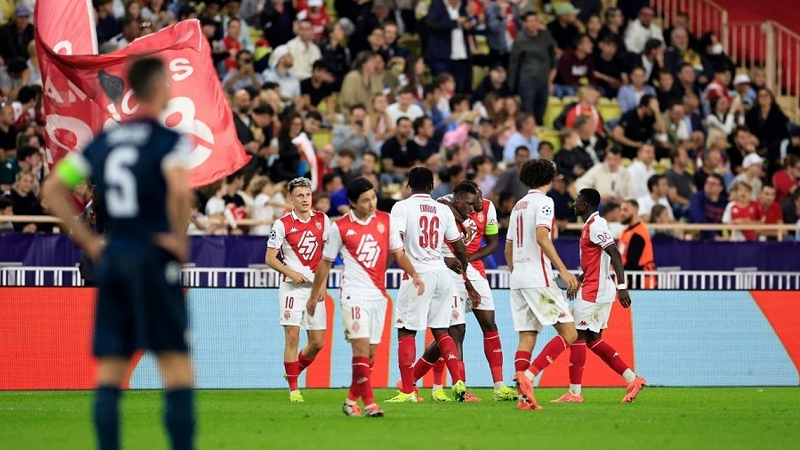 22 10 Monaco Zvezda