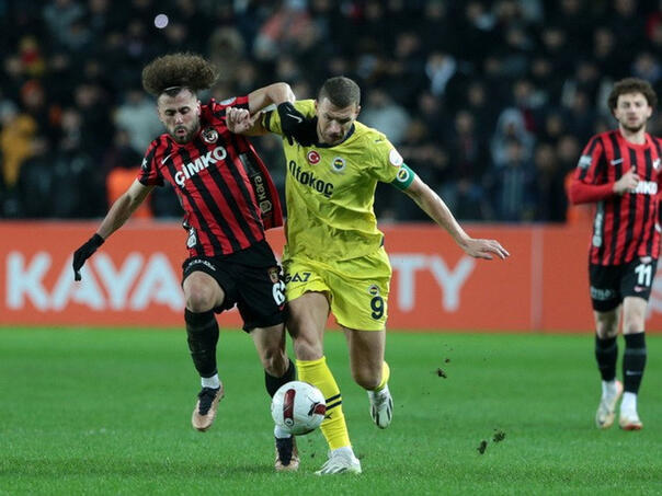 Fenerbahce uz mnogo muke savladao gaziantep dzeko zamalo tragicar ddee 65a42242367f1