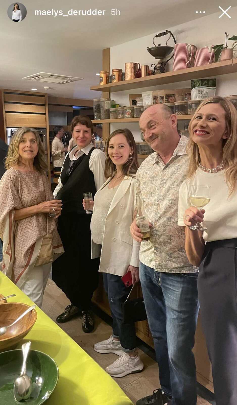 Snežana Bogdanović, Jovana Stojiljković, Sema i Elma Tataragić (Screenshot: Instagram/maelys_derudder)
