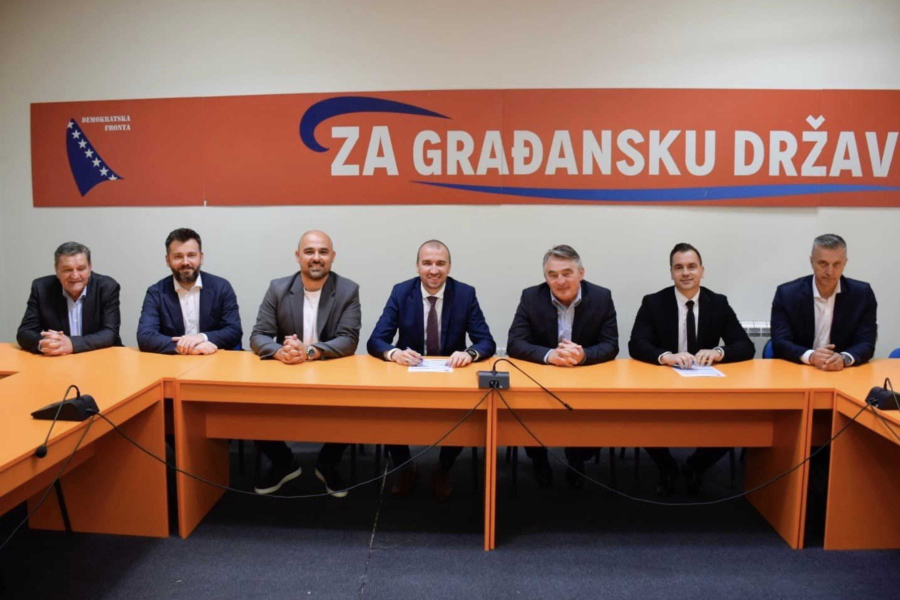 DF komsic