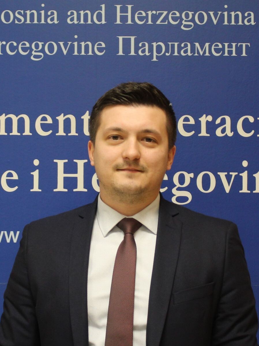 Azhar  Sejarić