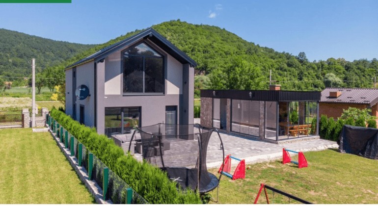 Tužiočev navodni objekat za stanovanje u Lohovu, u stvarnosti Villa Una Lux za izdavanje turistima