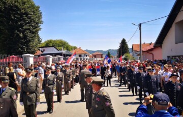 Paradiranje Vojske Srbije u BiH prijedor