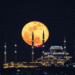 Rizor punog Mjeseca iznad Camlica dzamije u Istanbulu 2