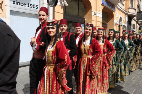 Folklor katedrala defile 07 661133ebb8042