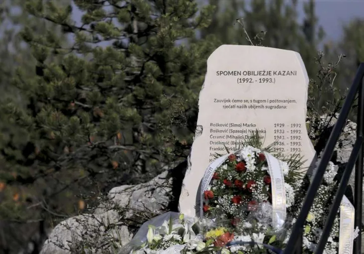 kazani spomenik AA