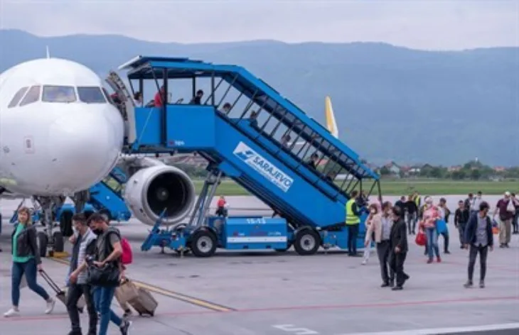 Aerodrom sarajevo putnici 400 400 p C 90