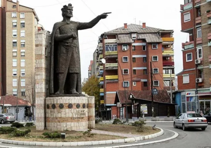Kosovska mitrovica 872x610 Fena