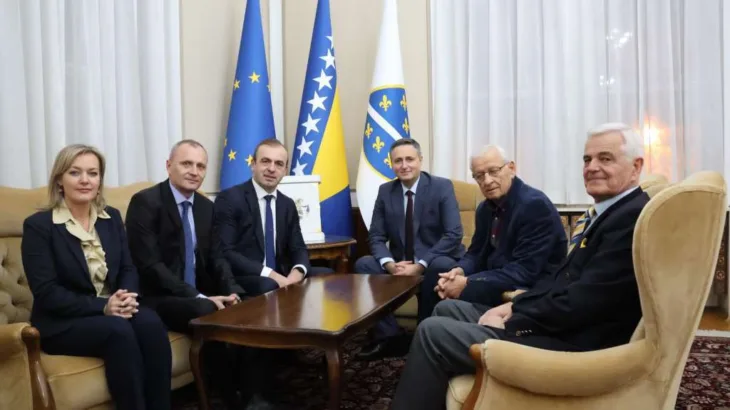 Bećirović sa dekanima i profesorima Fakulteta političkih nauka