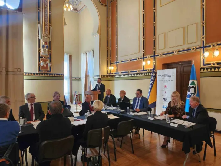 Konferencija o otvorenim pitanjima/ Fena