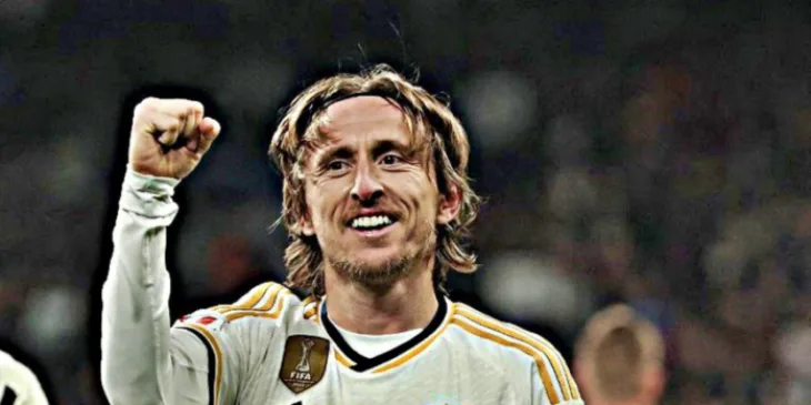 Luka Modrić  Ronaldo11 696x348