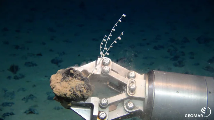 Deep sea mining