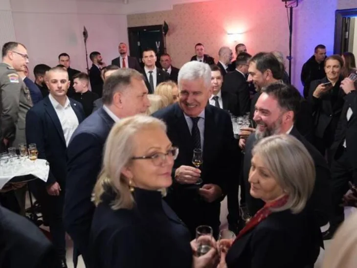 Schmidt sprema novo nametanje dodik i covic protiv dodik covic 65a24710b2d8b