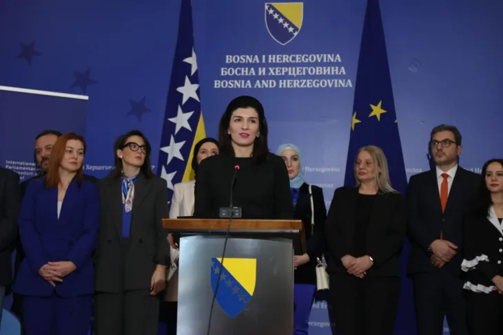 Sabina Ćudić fena
