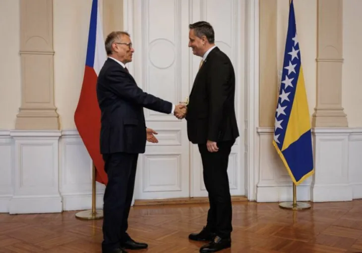 Becirovic dvorak 872x610 Predsjednistvo Bih