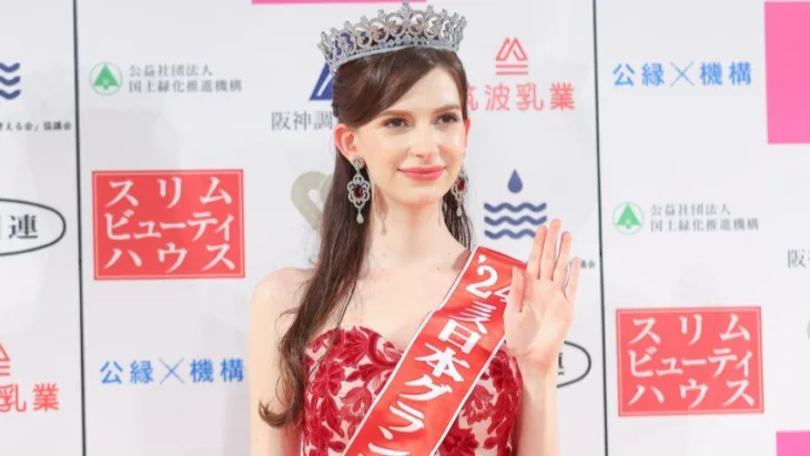 Karolina Shiino mis japana