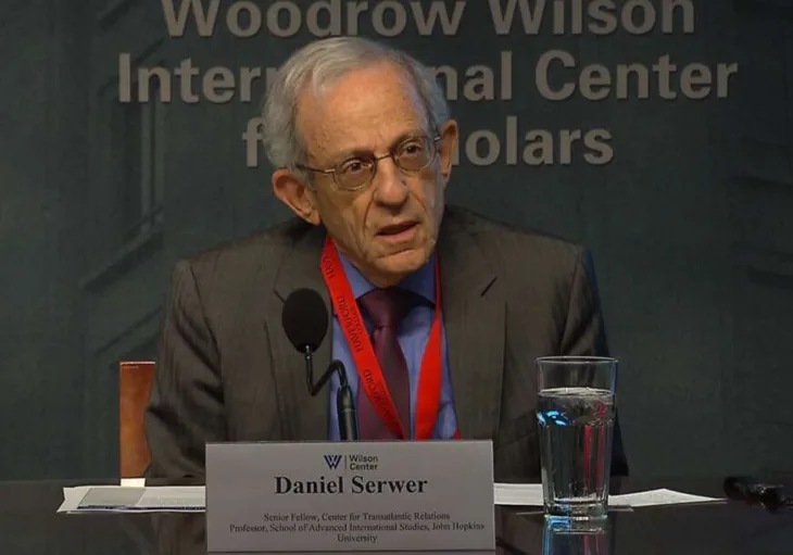 Daniel serwer voa 872x610 Glas Amerike