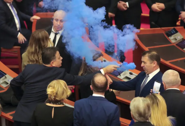Albanija parlament ap