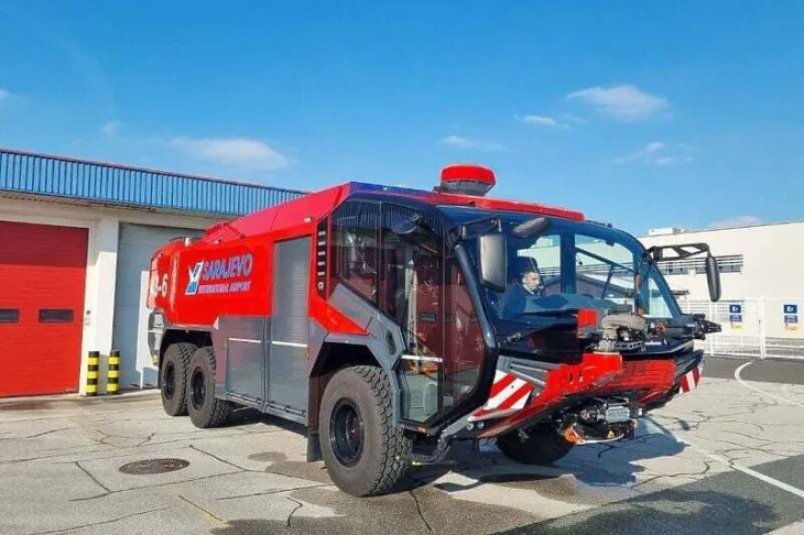V Atrogasno vozilo Medunaroni aerodeo Sarajevo