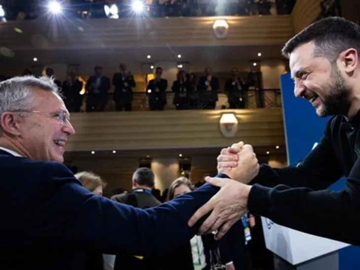 Stoltenberg i Zelenski