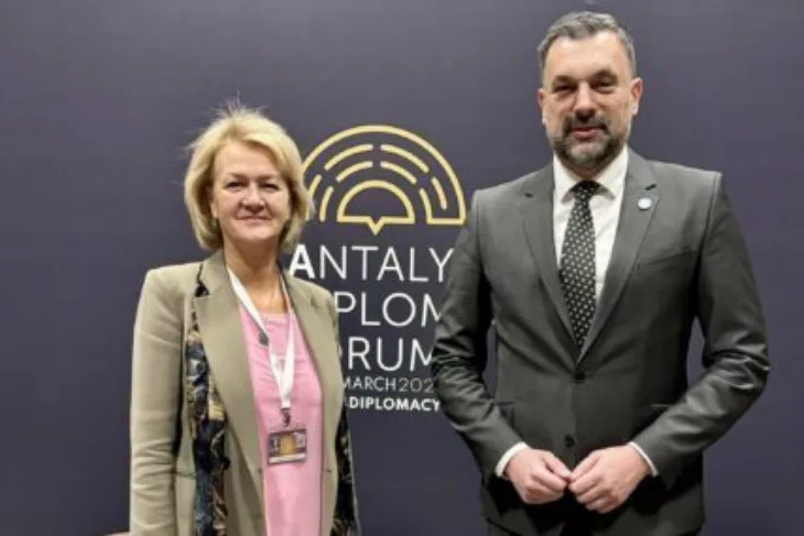 Elmedin Konakovic Angelina Eichhorst Natalija foto minis