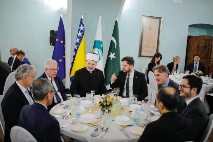 OPCINA STARI GRAD I MUFTIJSTVO SARAJEVSKO ORGANIZIRALO IFTAR ZA DIPLOMATSKI KOR U NASOJ ZEMLJI 3 768x512