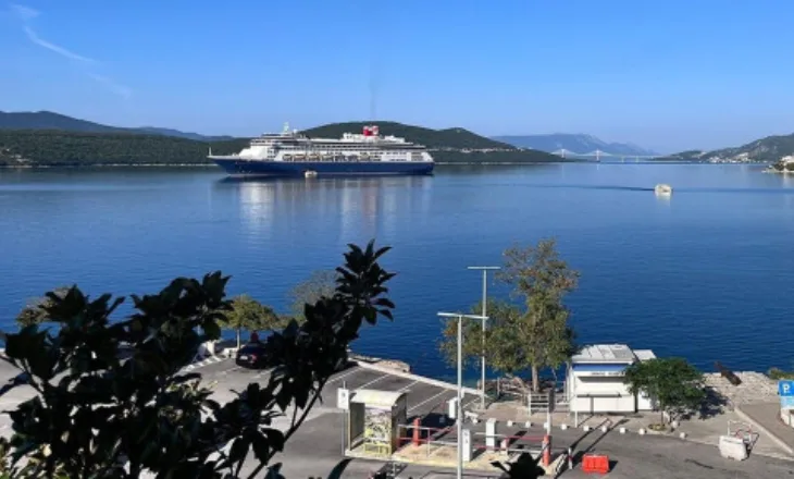 Neum foto Neum line