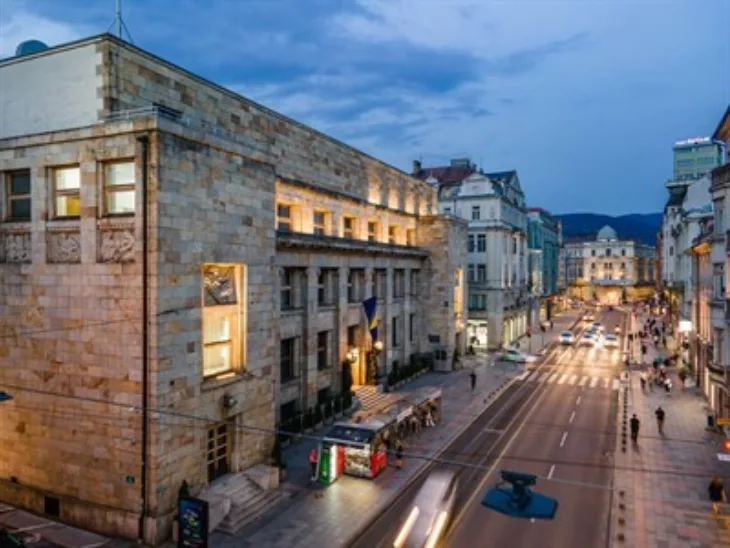 Centralna banka 71 400 400 p C 90