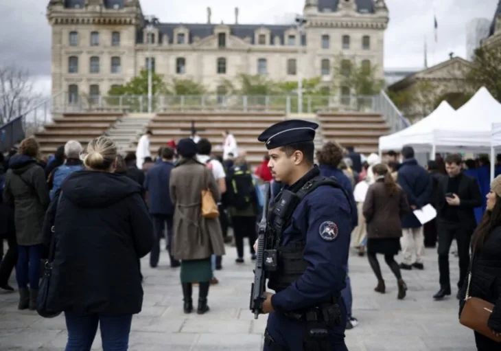 Francuska policija pariz 872x610 EPA