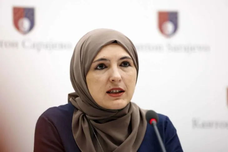 Naida Hota muminovic fena