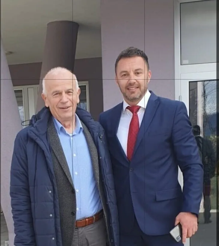Hadis Jusić sa advokatom Alagom Bajramovićem
