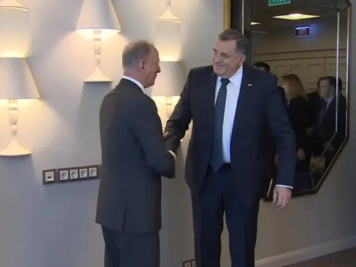 Milorad Dodik se u rusiji sastao sa prvim putinovim obavjestajcem dodik petrusev 662789ddb1984