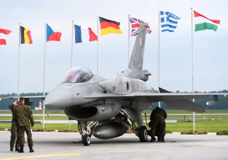F 16