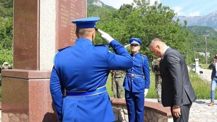 Zukan Helez Odao počast ubijenim hrvatskim civilima u Grabovici. MOBIH