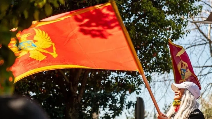 Crna gora zastava AA