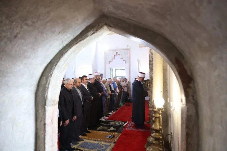 Reisul ulema klanjao dzenazu u odsustvu iranskom predsjedniku