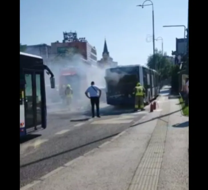 Požar u autobusu Centrotransa u Sarajevu  Screenshot 383