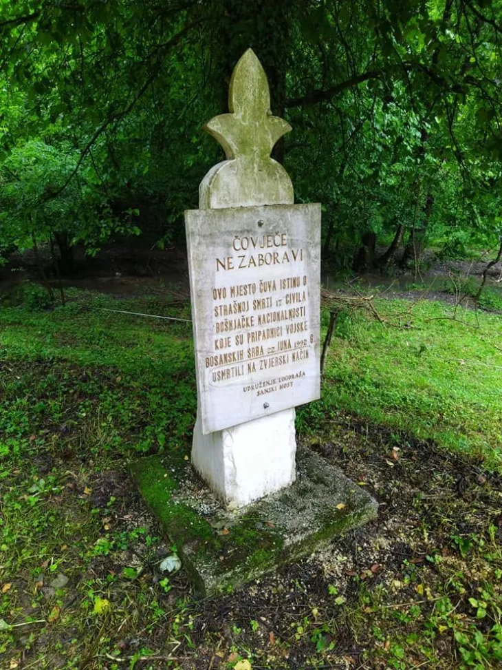 Kriva cesta : spomen obiojeežje