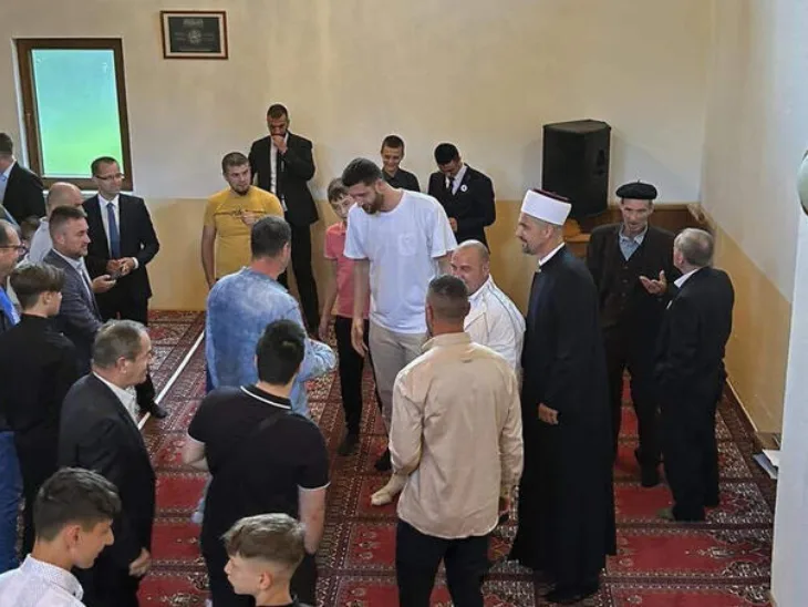 Jusuf nurkic klanjao bajram u srebrenici preporod