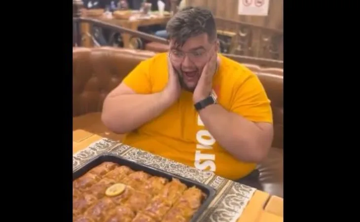 Baklava muskarac