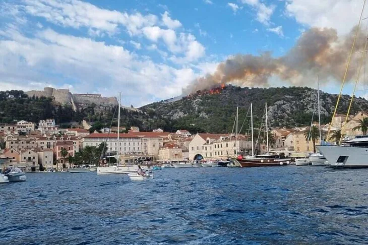 Požar Hvar/ Dalmacija Danas