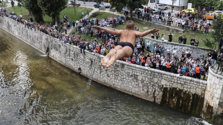 Skokovi na Bentbasi international high diving event sarajevo bentbasa 2017 1502377138