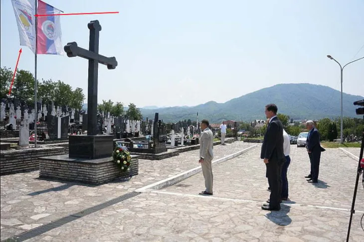 Delegacija EU Bratunac polaganje cvijeca / x.com